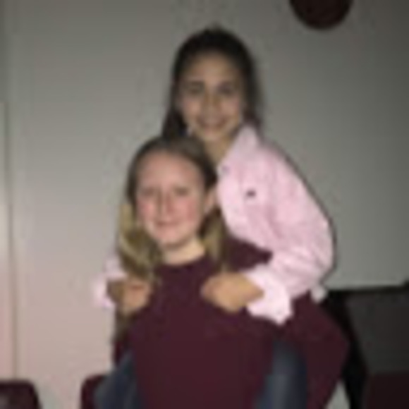 Meet your Posher, Kylee - Picture 1 of 1